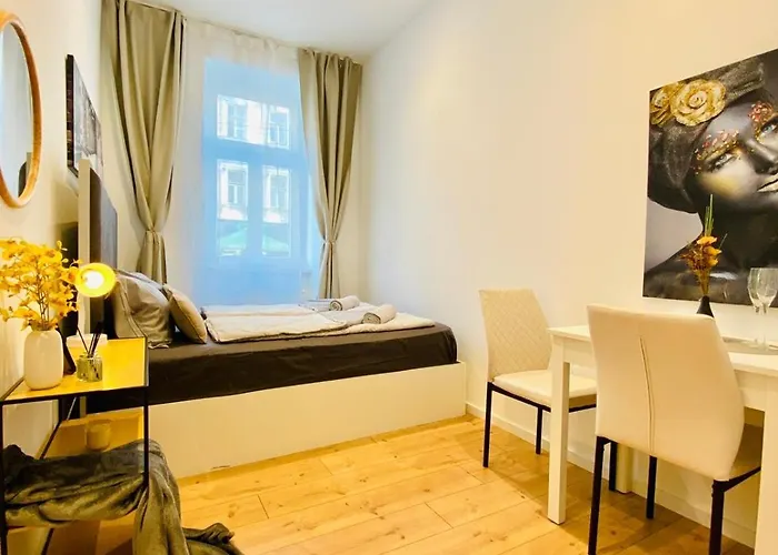 Amazing Gem 4-Br Retreat Breathtaking City Views