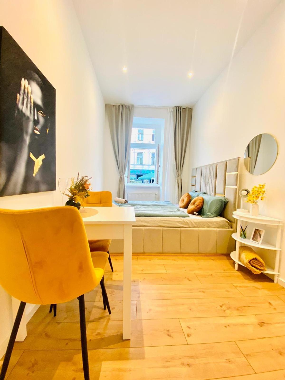 Apartment Amazing Gem 4-br Retreat Breathtaking Views
