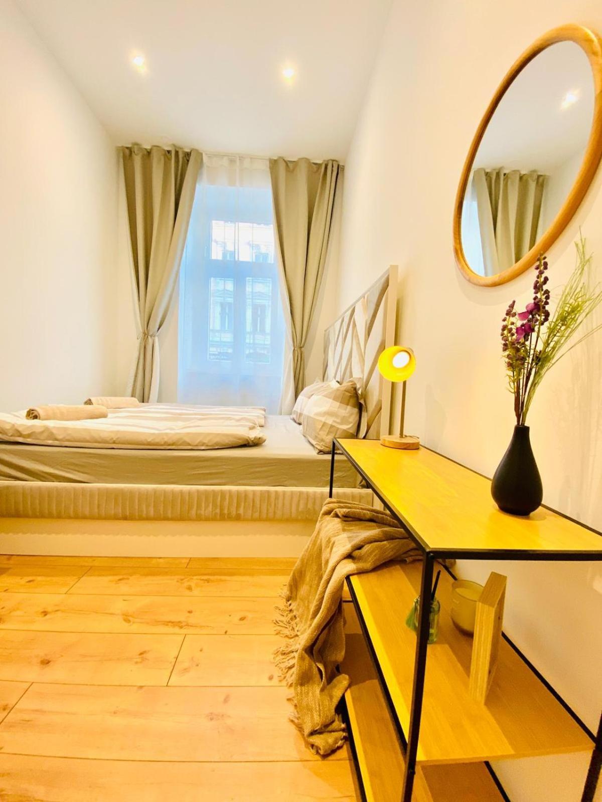 Amazing Gem 4-br Retreat Breathtaking Views Apartment Wien