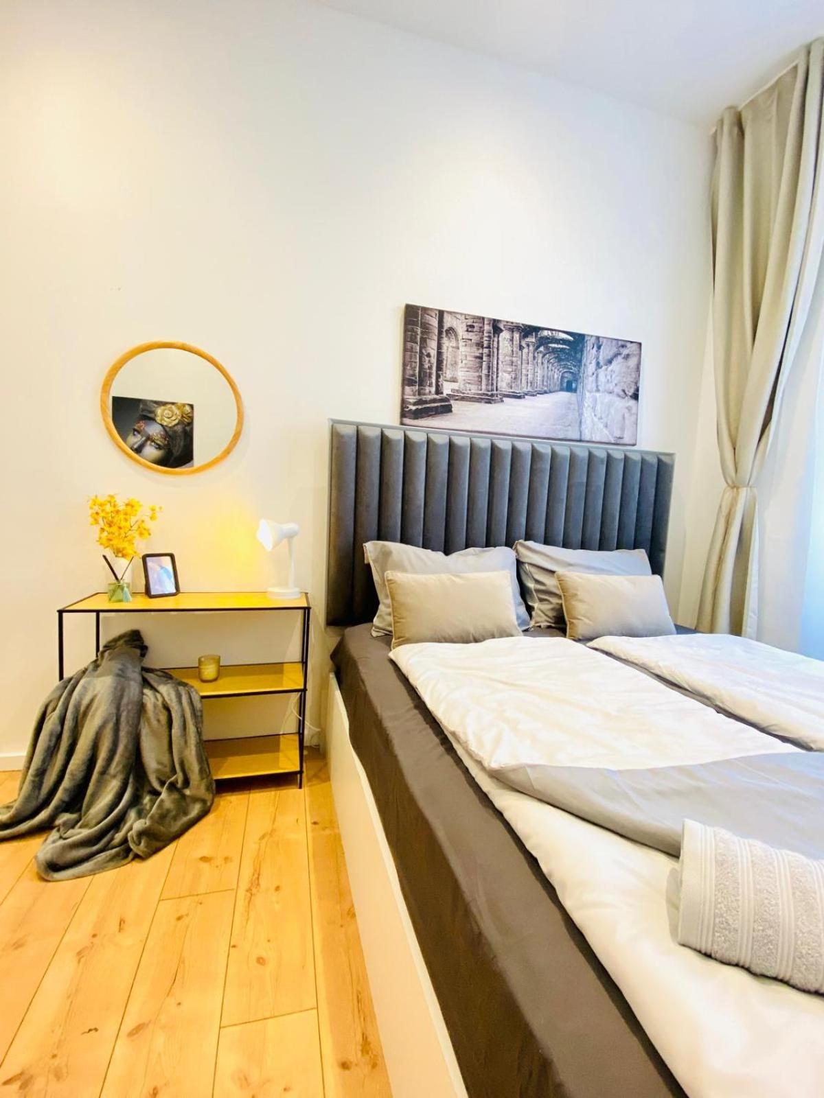 Amazing Gem 4-br Retreat Breathtaking Views Apartment