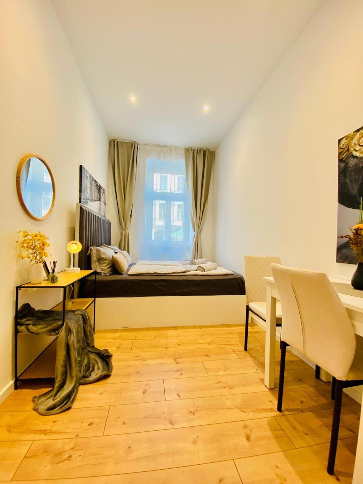 Apartment Amazing Gem 4-br Retreat Breathtaking Views *