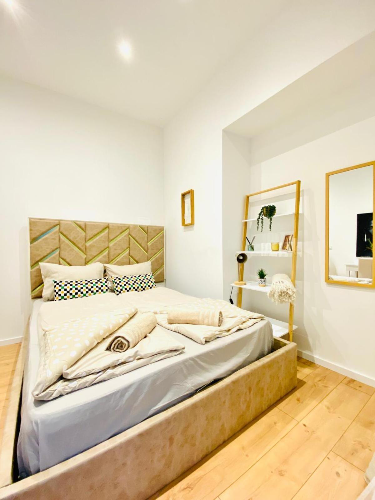 Amazing Gem 4-br Retreat Breathtaking Views Apartment *